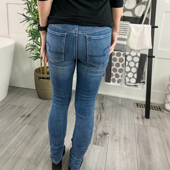 American Eagle High Rise Jeans/Jeggings - Picture 2 of 4